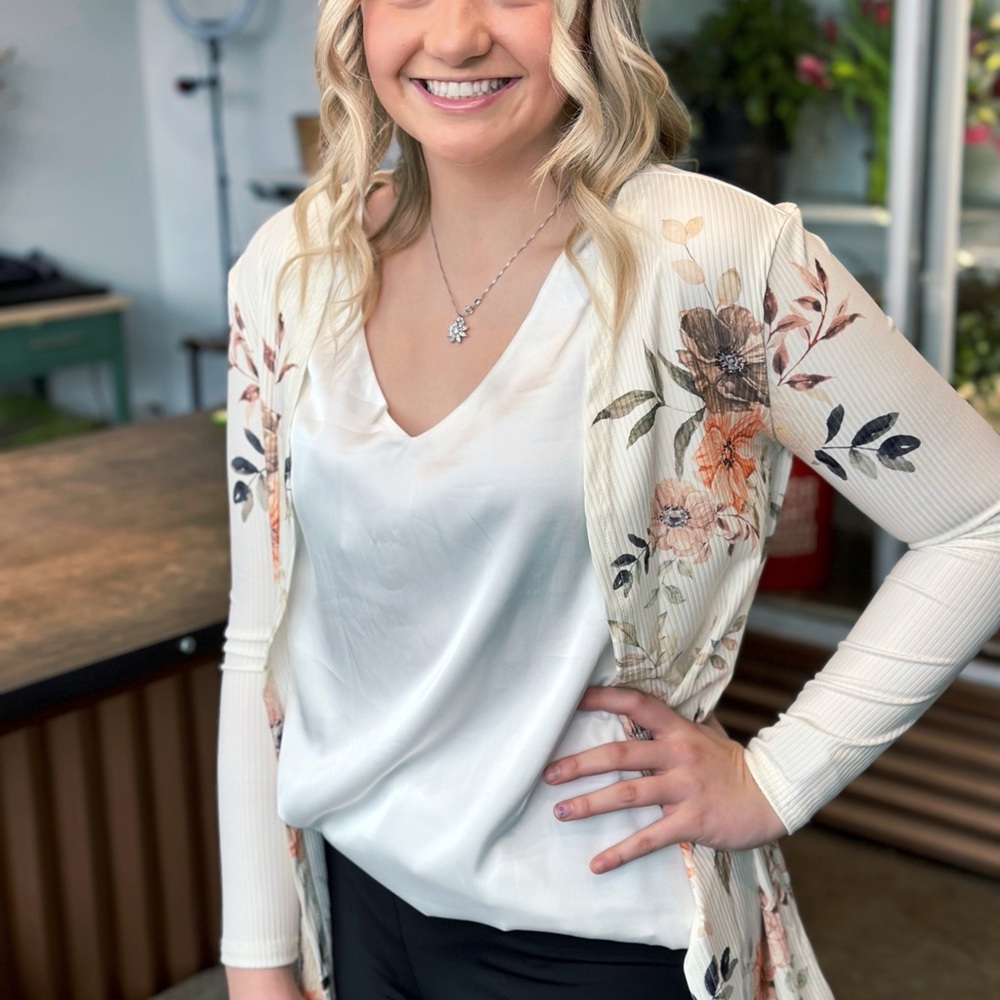 Ribbed flower cardigan